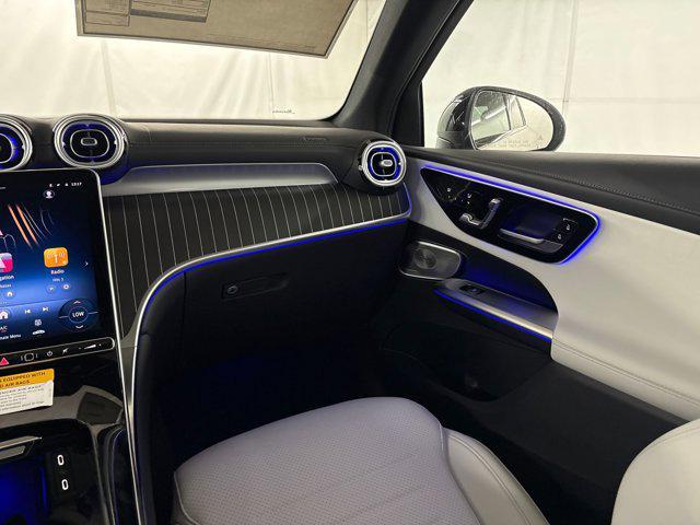 Photo of 2026 Polar White Mercedes-Benz GLC 300