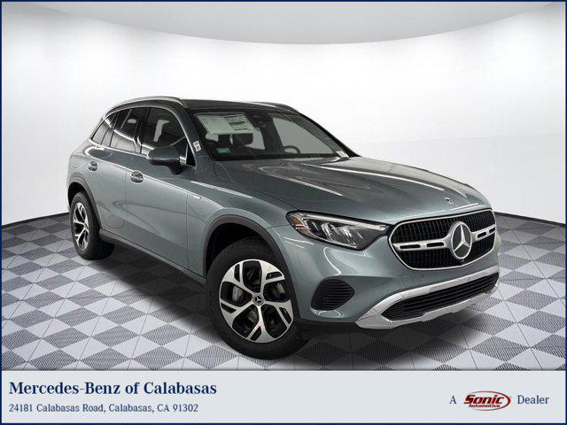 Photo of 2025 Verde Silver Metallic Mercedes-Benz GLC 350e