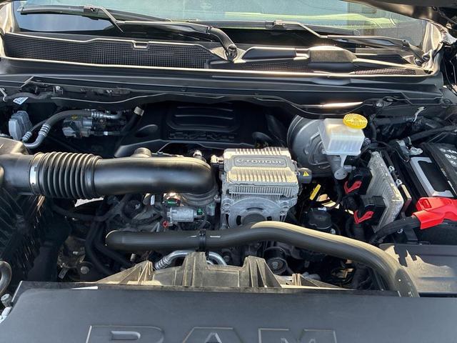Photo of 2022 Diamond Black Crystal Pearlcoat RAM 1500