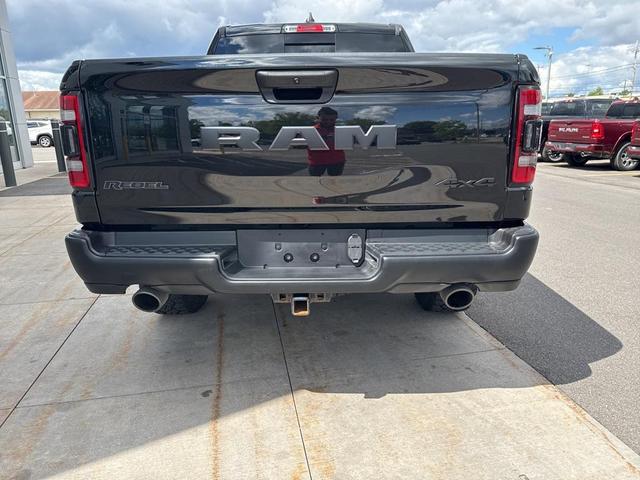 Photo of 2022 Diamond Black Crystal Pearlcoat RAM 1500