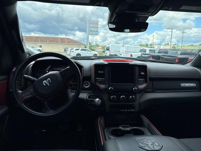 Photo of 2022 Diamond Black Crystal Pearlcoat RAM 1500