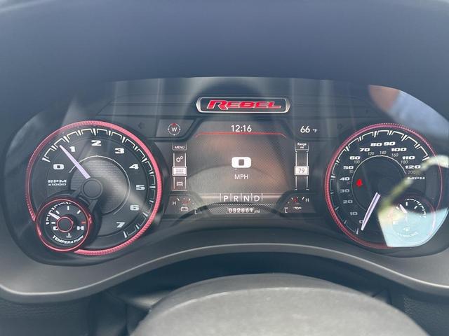 Photo of 2022 Diamond Black Crystal Pearlcoat RAM 1500