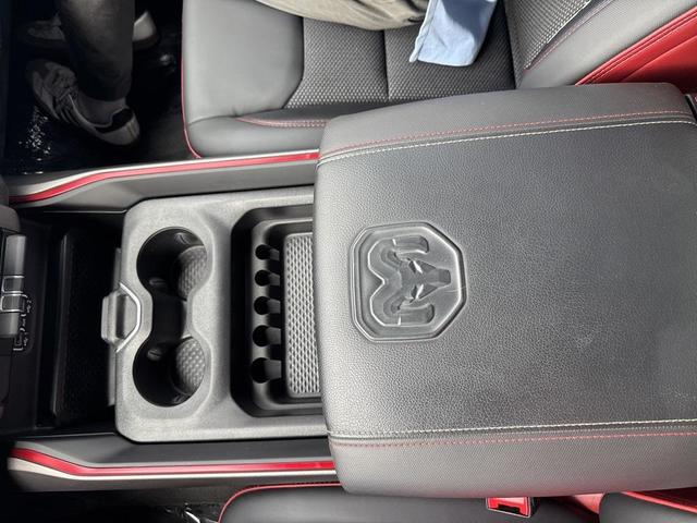 Photo of 2022 Diamond Black Crystal Pearlcoat RAM 1500