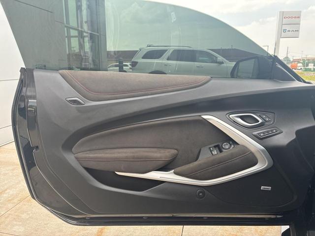 Photo of 2018 Black Chevrolet Camaro