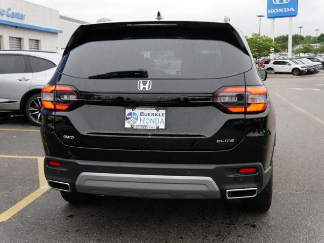 Photo of 2024 Crystal Black Pearl Honda Pilot