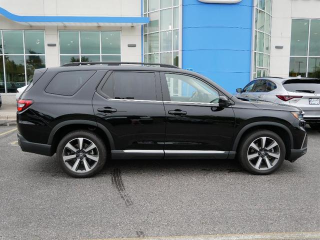 Photo of 2024 Crystal Black Pearl Honda Pilot