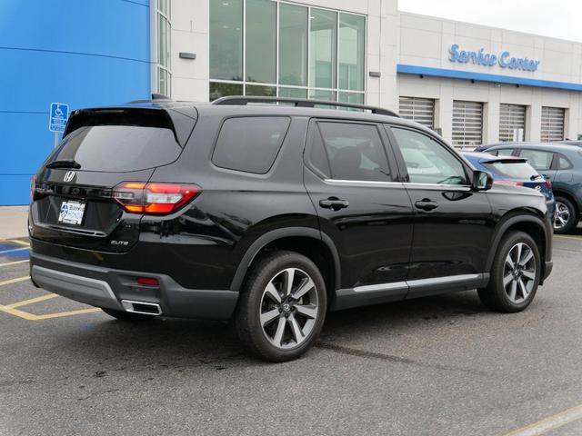 Photo of 2024 Crystal Black Pearl Honda Pilot