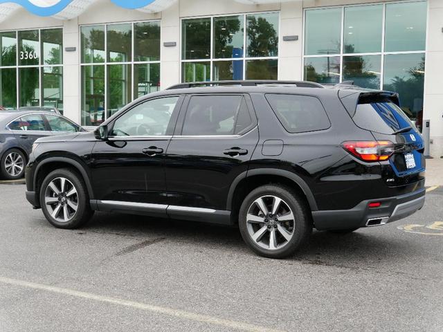 Photo of 2024 Crystal Black Pearl Honda Pilot