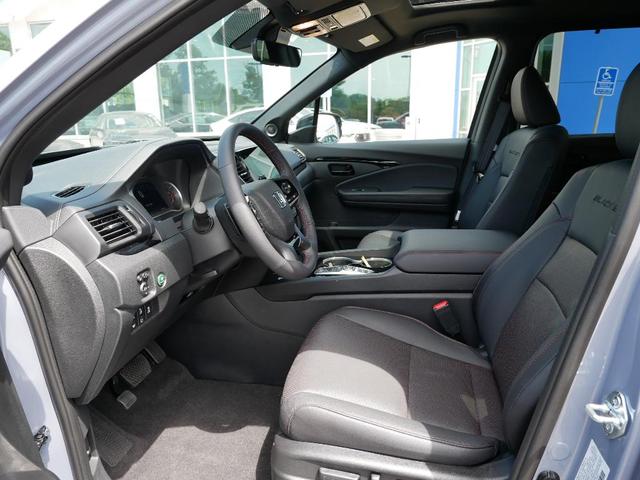 Photo of 2025 Sonic Gray Pearl Honda Passport