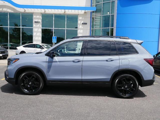Photo of 2025 Sonic Gray Pearl Honda Passport