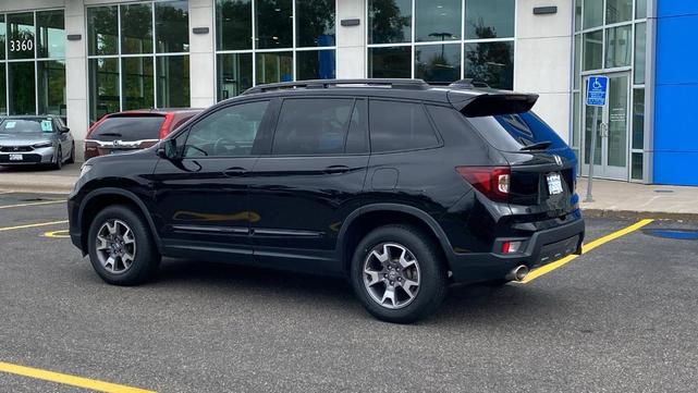 Photo of 2022 Crystal Black Pearl Honda Passport