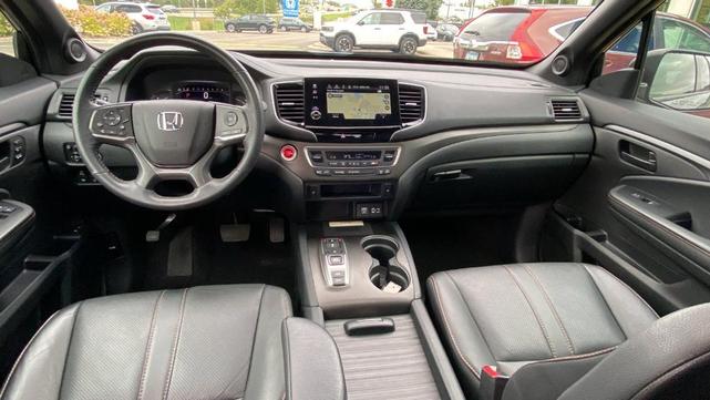 Photo of 2022 Crystal Black Pearl Honda Passport