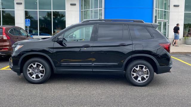 Photo of 2022 Crystal Black Pearl Honda Passport