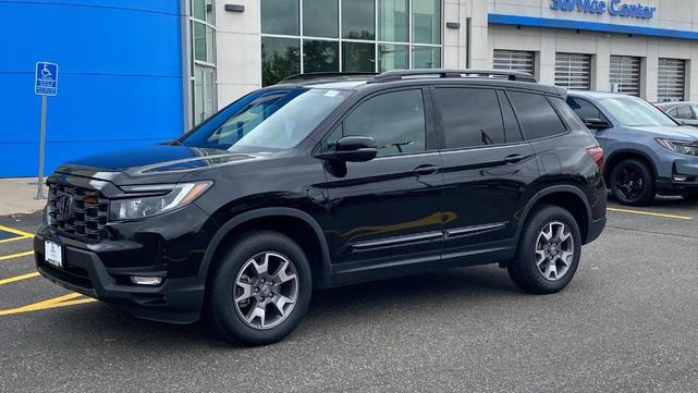 Photo of 2022 Crystal Black Pearl Honda Passport