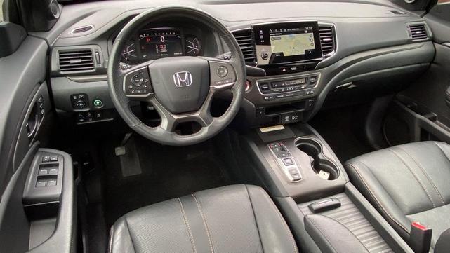 Photo of 2022 Crystal Black Pearl Honda Passport