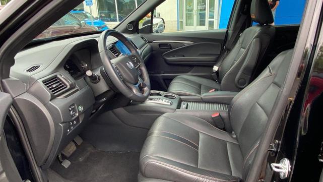 Photo of 2022 Crystal Black Pearl Honda Passport