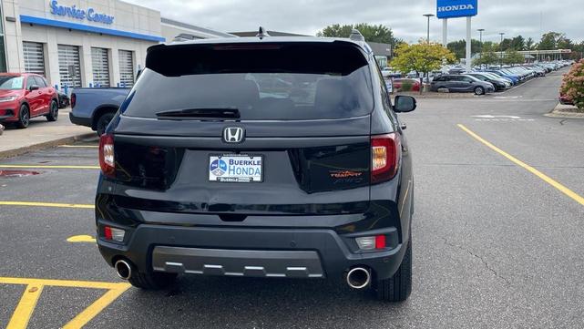 Photo of 2022 Crystal Black Pearl Honda Passport