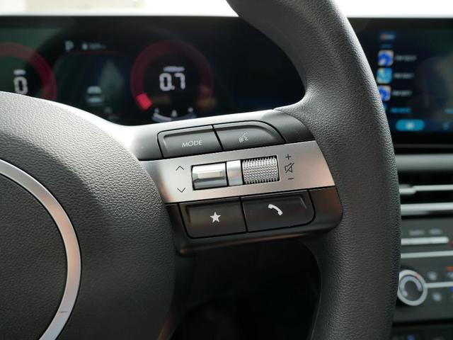 Photo of 2025 Serenity White Pearl Hyundai TUCSON