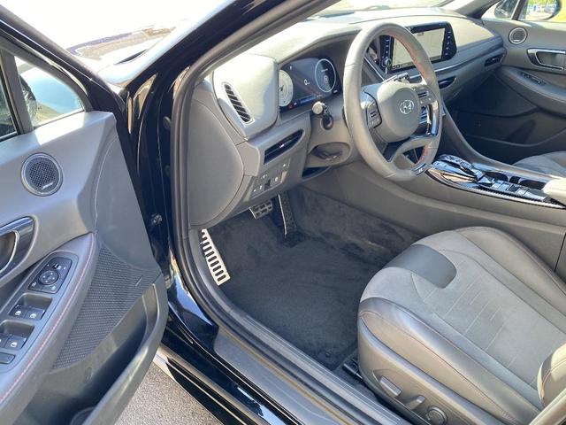 Photo of 2023 Onyx Black Hyundai SONATA