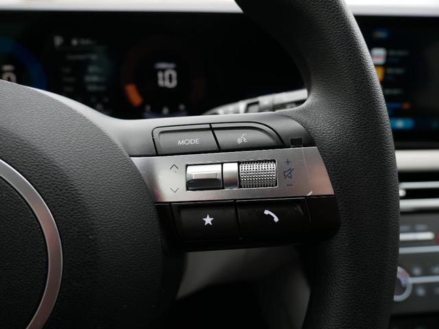 Photo of 2025 Serenity White Pearl Hyundai TUCSON