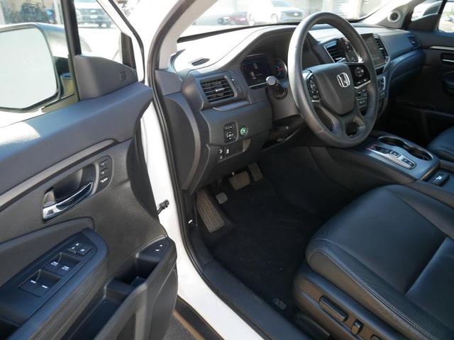 Photo of 2022 Platinum White Pearl Honda Pilot