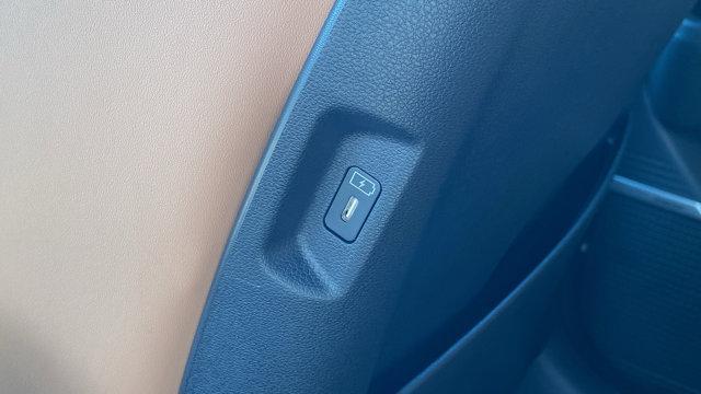 Photo of 2026 White Hyundai SANTA FE HEV