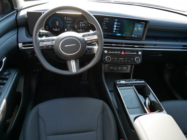 Photo of 2025 Pearl Hyundai TUCSON Hybrid