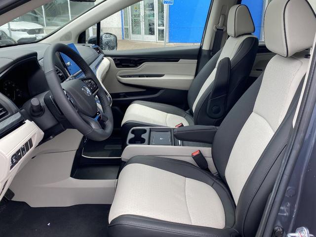 Photo of 2025 Smoke Blue Honda Odyssey
