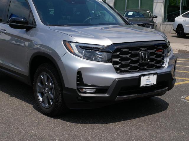 Photo of 2025 Lunar Silver Metallic Honda Passport