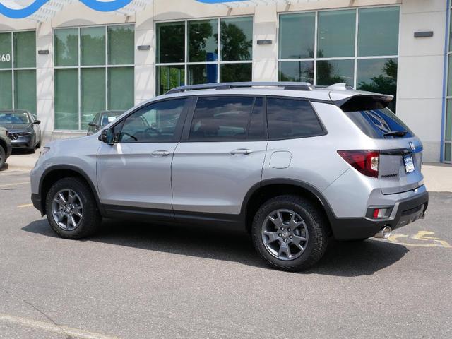 Photo of 2025 Lunar Silver Metallic Honda Passport