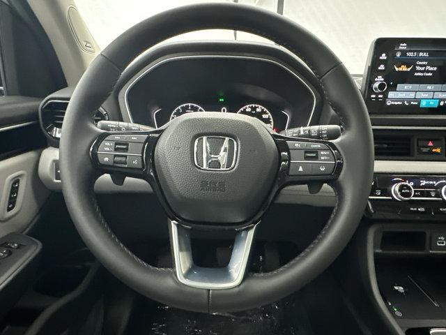 Photo of 2025 Lunar Silver Metallic Honda Pilot