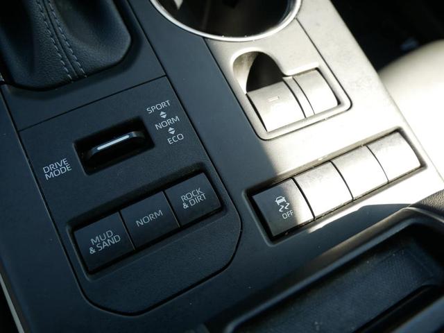 Photo of 2022 Opulent Amber Toyota Highlander