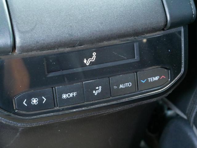 Photo of 2022 Opulent Amber Toyota Highlander