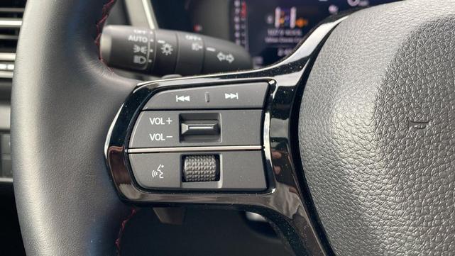 Photo of 2025 Modern Steel Metallic Honda Pilot