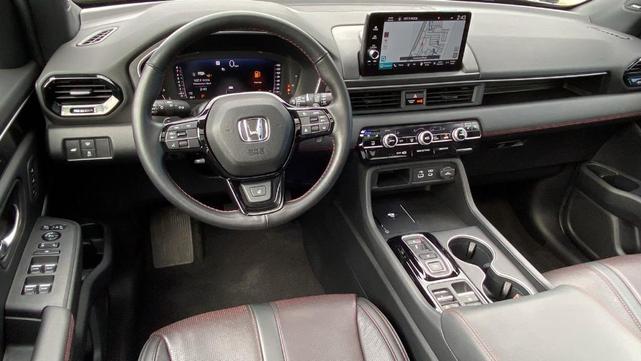Photo of 2025 Modern Steel Metallic Honda Pilot