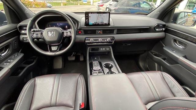 Photo of 2025 Modern Steel Metallic Honda Pilot