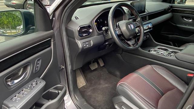 Photo of 2025 Modern Steel Metallic Honda Pilot