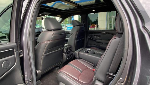 Photo of 2025 Modern Steel Metallic Honda Pilot