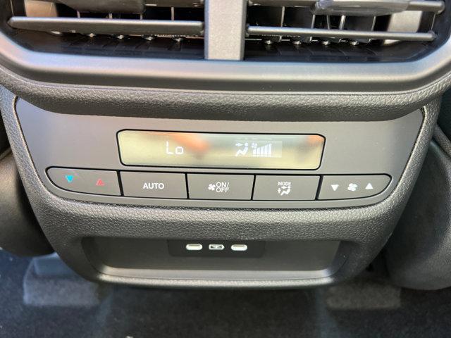 Photo of 2025 Obsidian Blue Pearl Honda Pilot