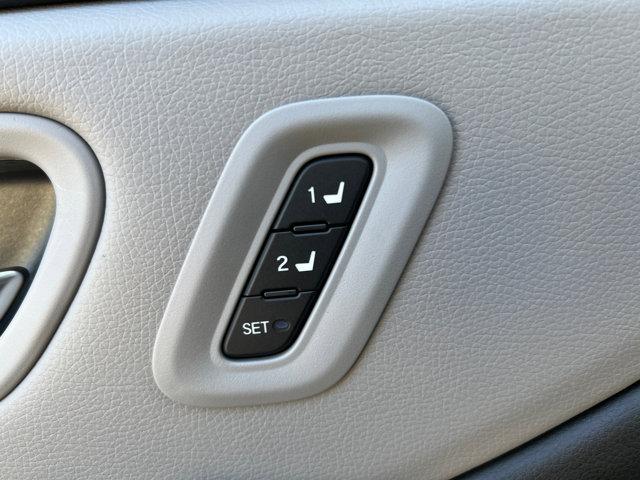 Photo of 2025 Obsidian Blue Pearl Honda Pilot