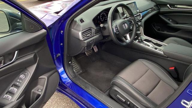 Photo of 2022 Still Night Pearl Honda Accord