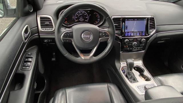 Photo of 2019 Bright White Clearcoat Jeep Grand Cherokee