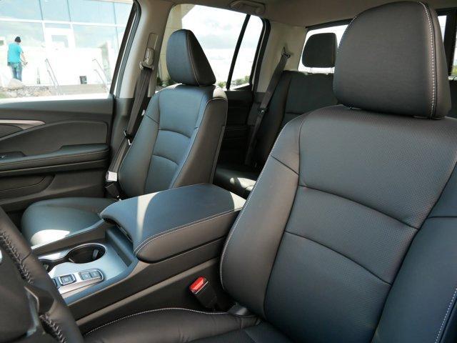 Photo of 2025 Crystal Black Honda Ridgeline
