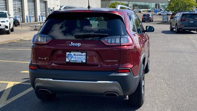 Photo of 2019 Velvet Red Pearlcoat Jeep Cherokee