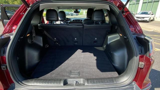 Photo of 2019 Velvet Red Pearlcoat Jeep Cherokee