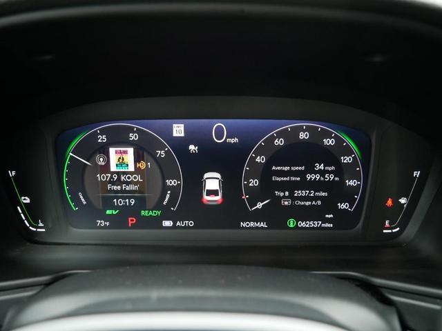 Photo of 2023 Platinum White Pearl Honda Accord Hybrid