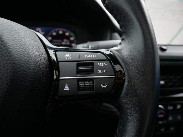 Photo of 2023 Platinum White Pearl Honda Accord Hybrid
