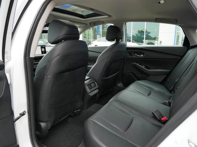 Photo of 2023 Platinum White Pearl Honda Accord Hybrid