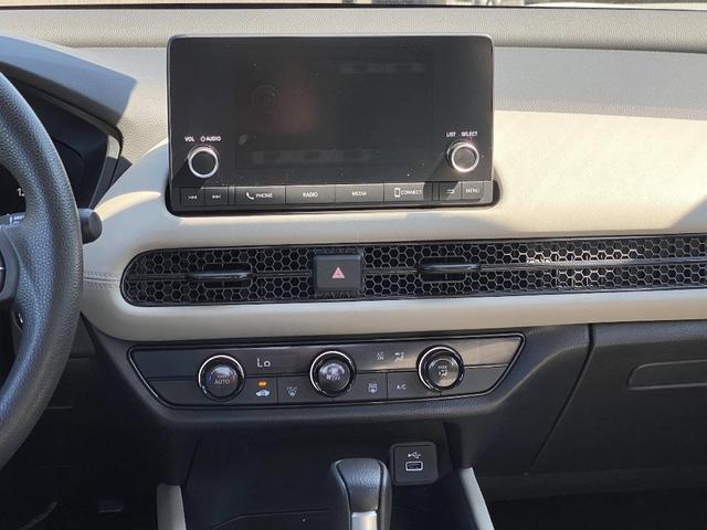 Photo of 2023 Platinum White Pearl Honda HR-V