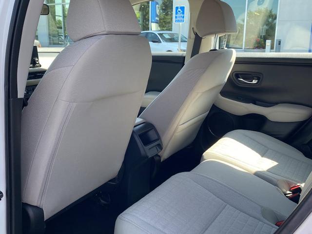 Photo of 2023 Platinum White Pearl Honda HR-V